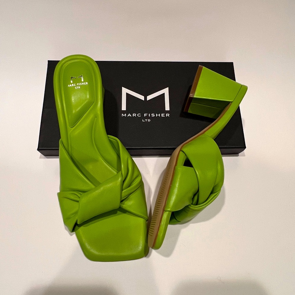NIB - MARC FISHER Calia Green sandals mule slides size:  8.5